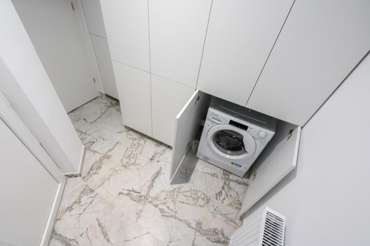 Crystal 3Bdr Apartment In Center Bukarest Exterior foto