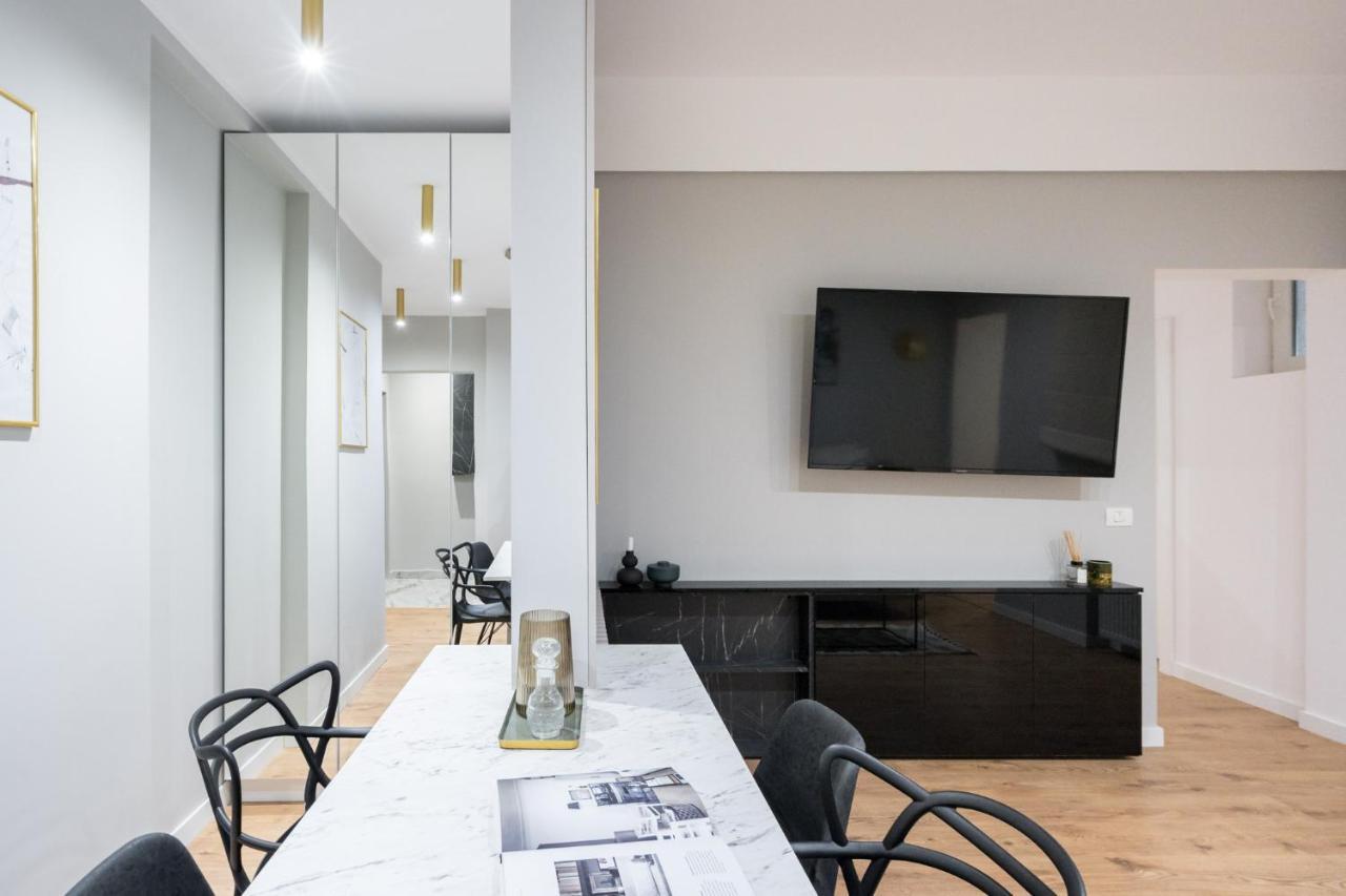 Crystal 3Bdr Apartment In Center Bukarest Exterior foto