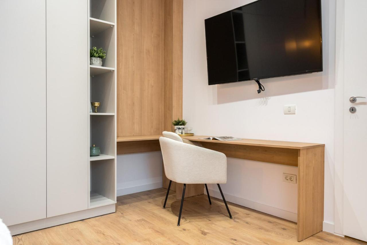 Crystal 3Bdr Apartment In Center Bukarest Exterior foto
