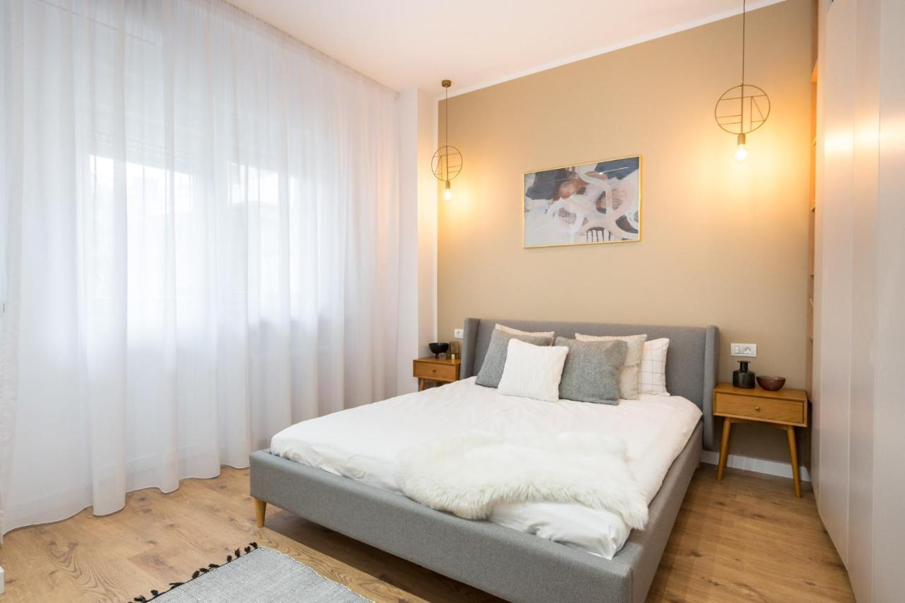 Crystal 3Bdr Apartment In Center Bukarest Exterior foto