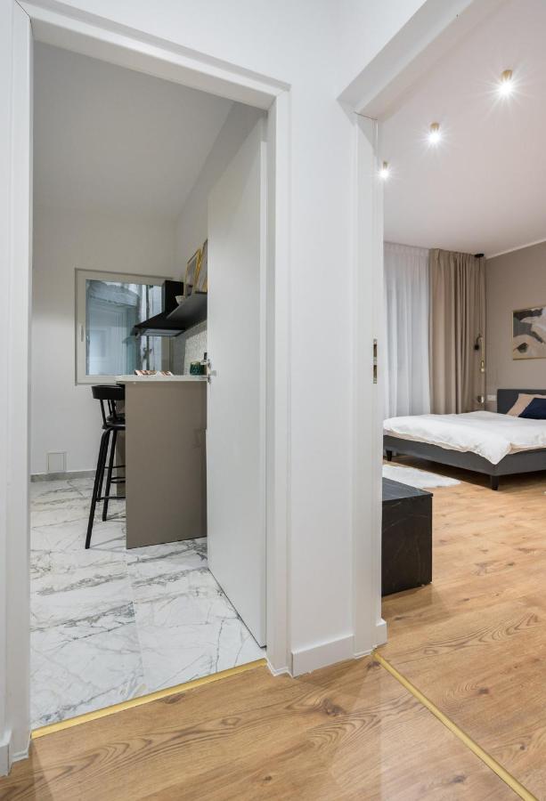 Crystal 3Bdr Apartment In Center Bukarest Exterior foto